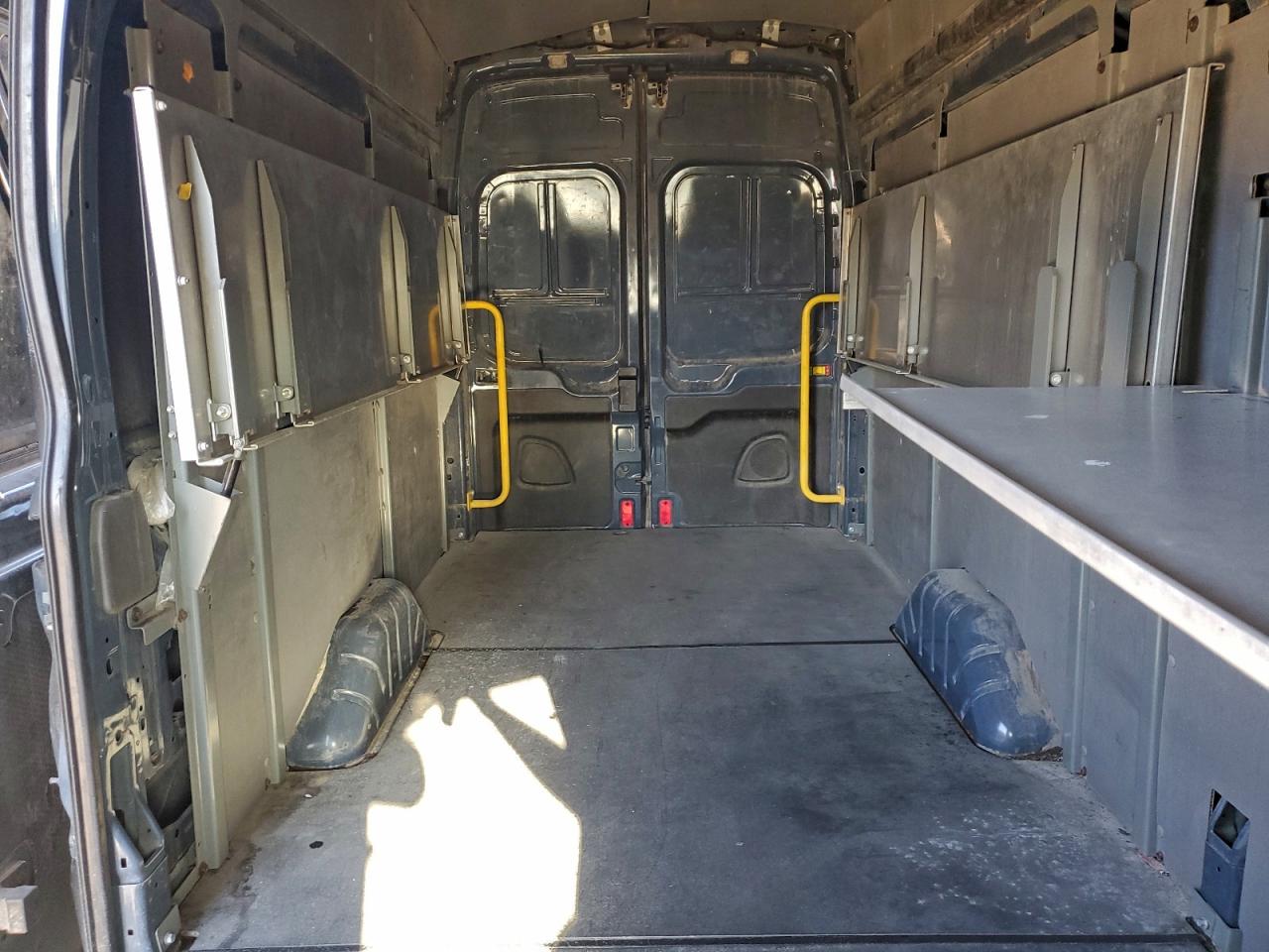 Ford Transit T-250 Image 9