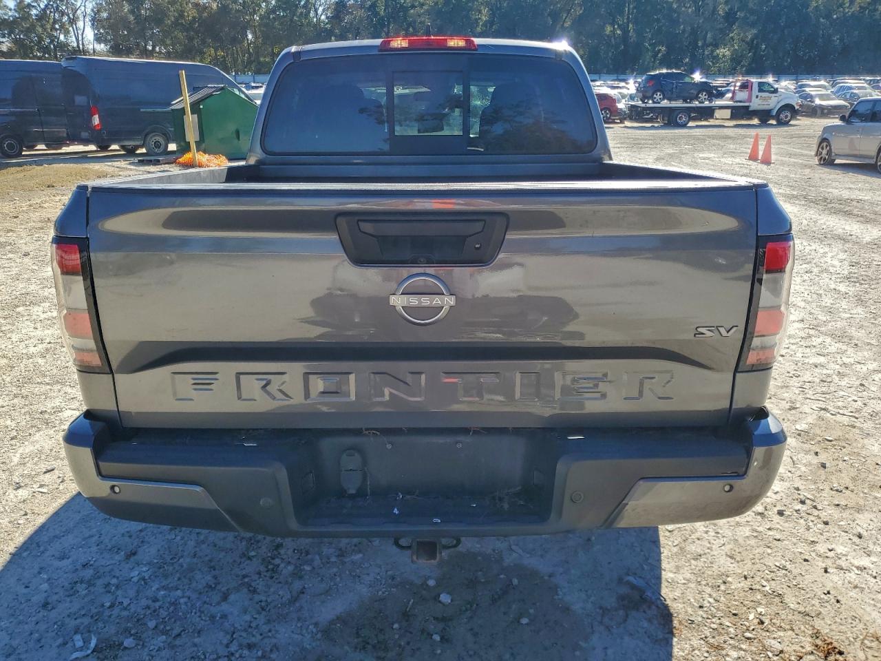 Nissan Frontier S Image 4