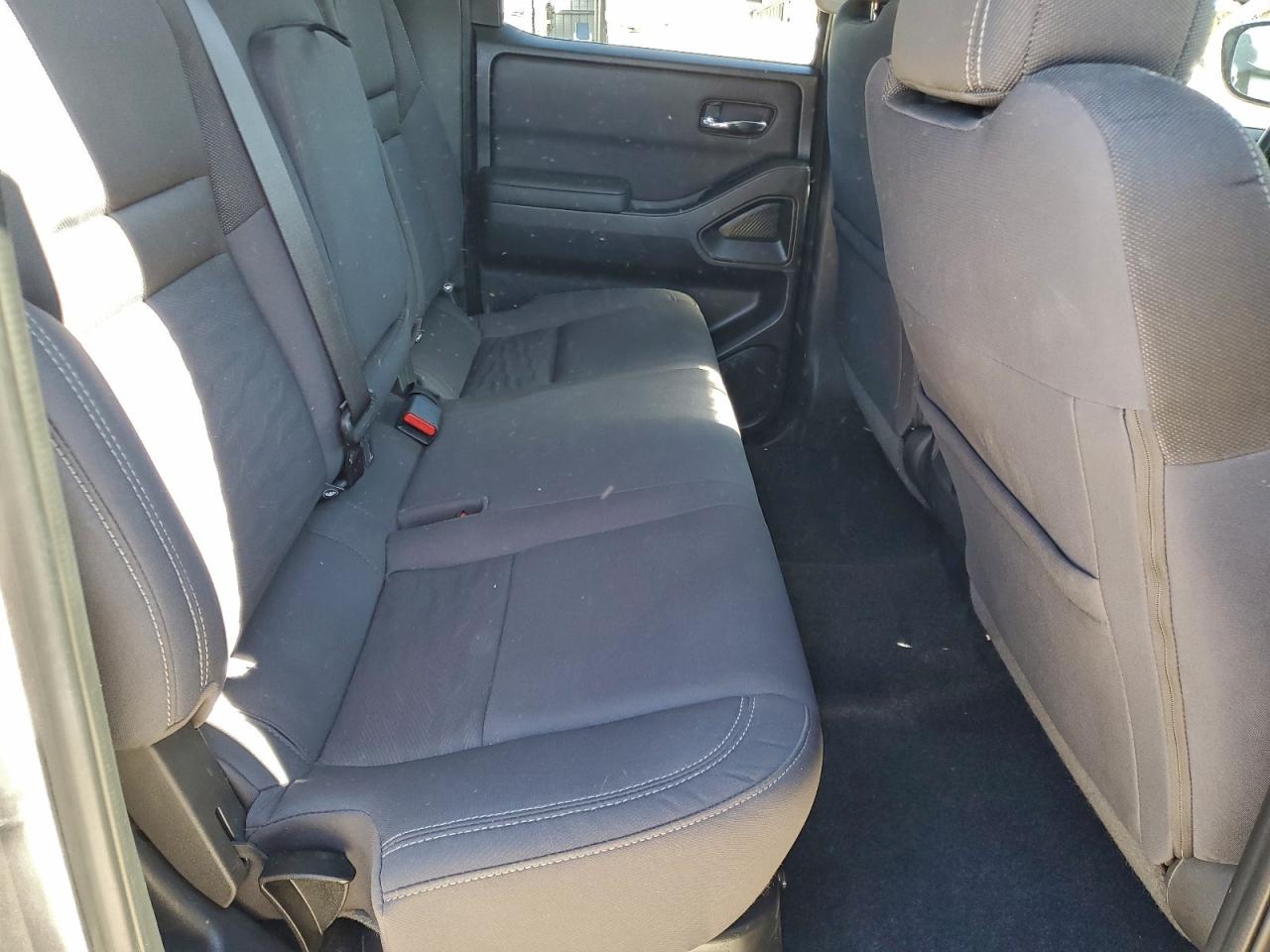 Nissan Frontier S Image 5