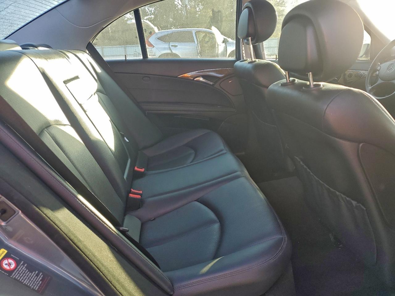 Mercedes-Benz E-Class 350 Image 10