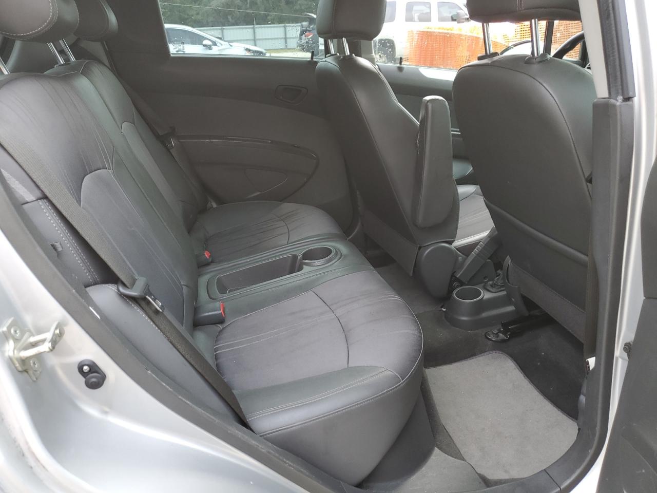 Chevrolet Spark 1lt Image 9