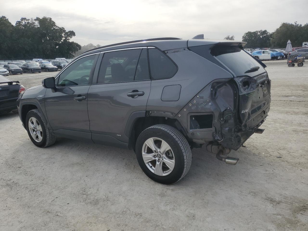 Toyota RAV4 Xle Image 5