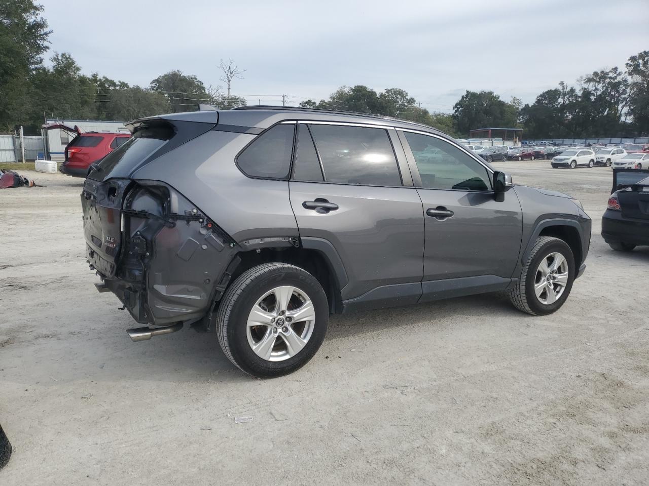 Toyota RAV4 Xle Image 13
