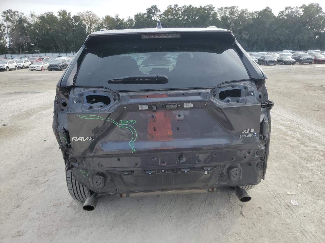 Toyota RAV4 Xle Image 6