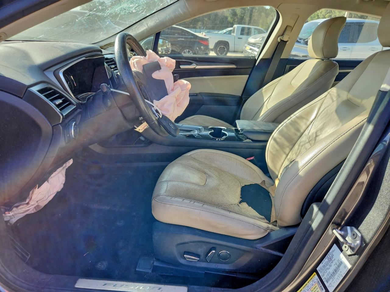 Ford Fusion Titanium Image 8