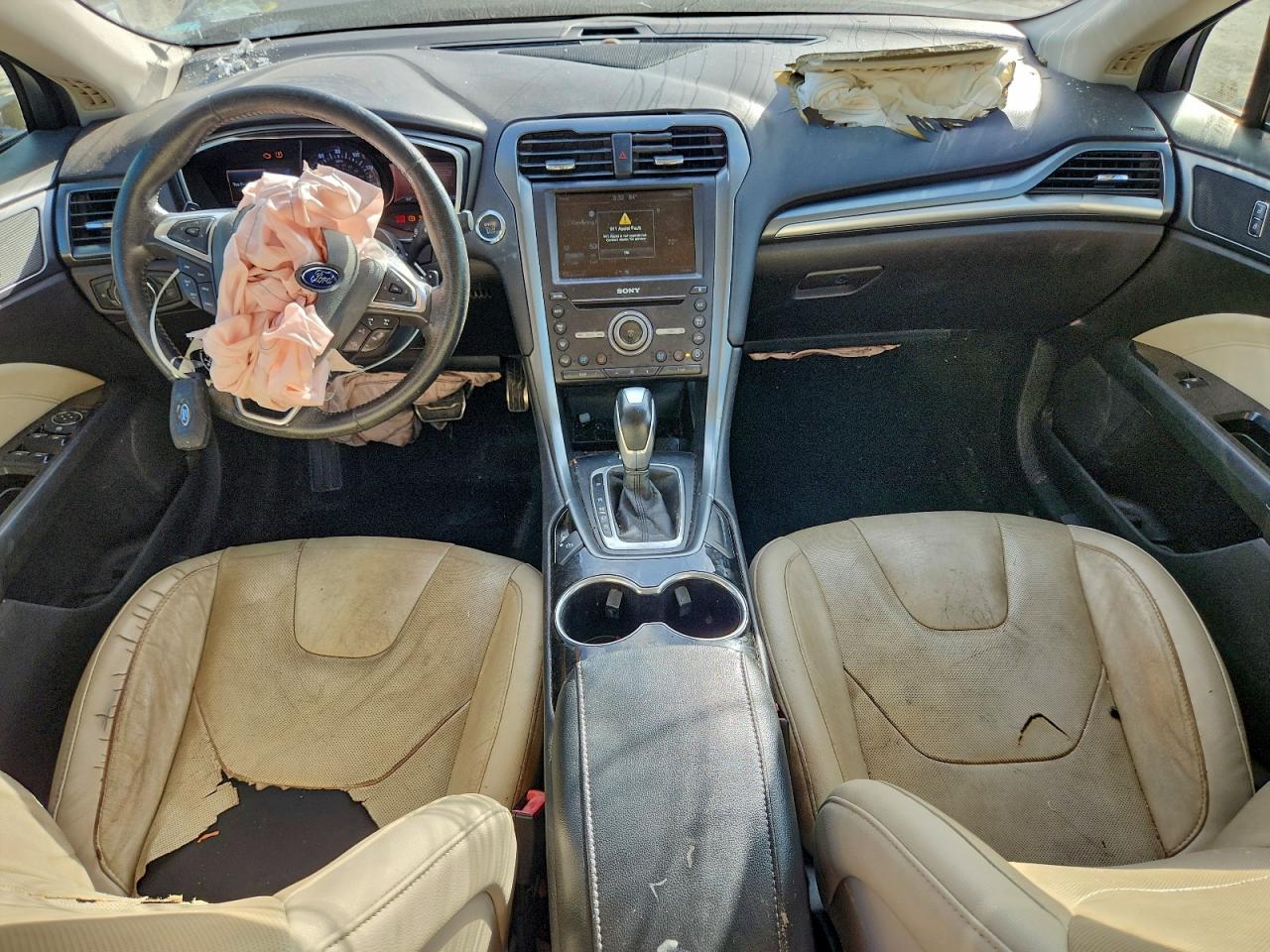 Ford Fusion Titanium Image 2