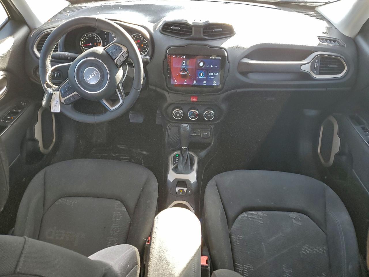 Jeep Renegade Latitude Image 8