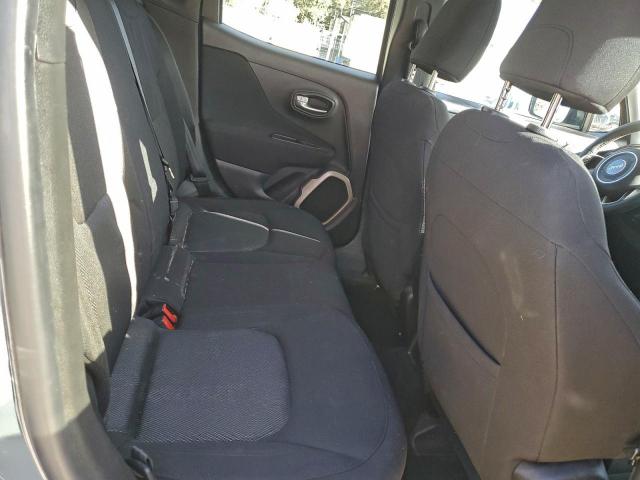 Jeep Renegade Latitude Image 2